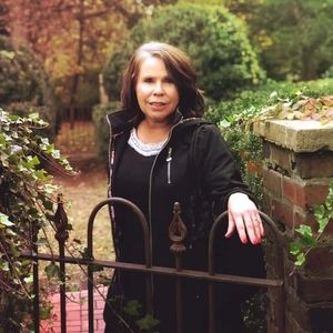 Meet your Posher, Valorie